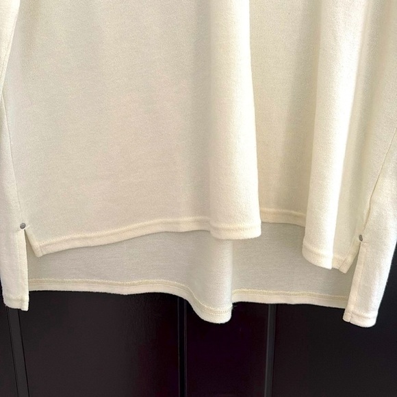 Calvin Klein Soft, Cream High/Low Top with Decorative Pocket, Studs. Size XL - Picture 3 of 12